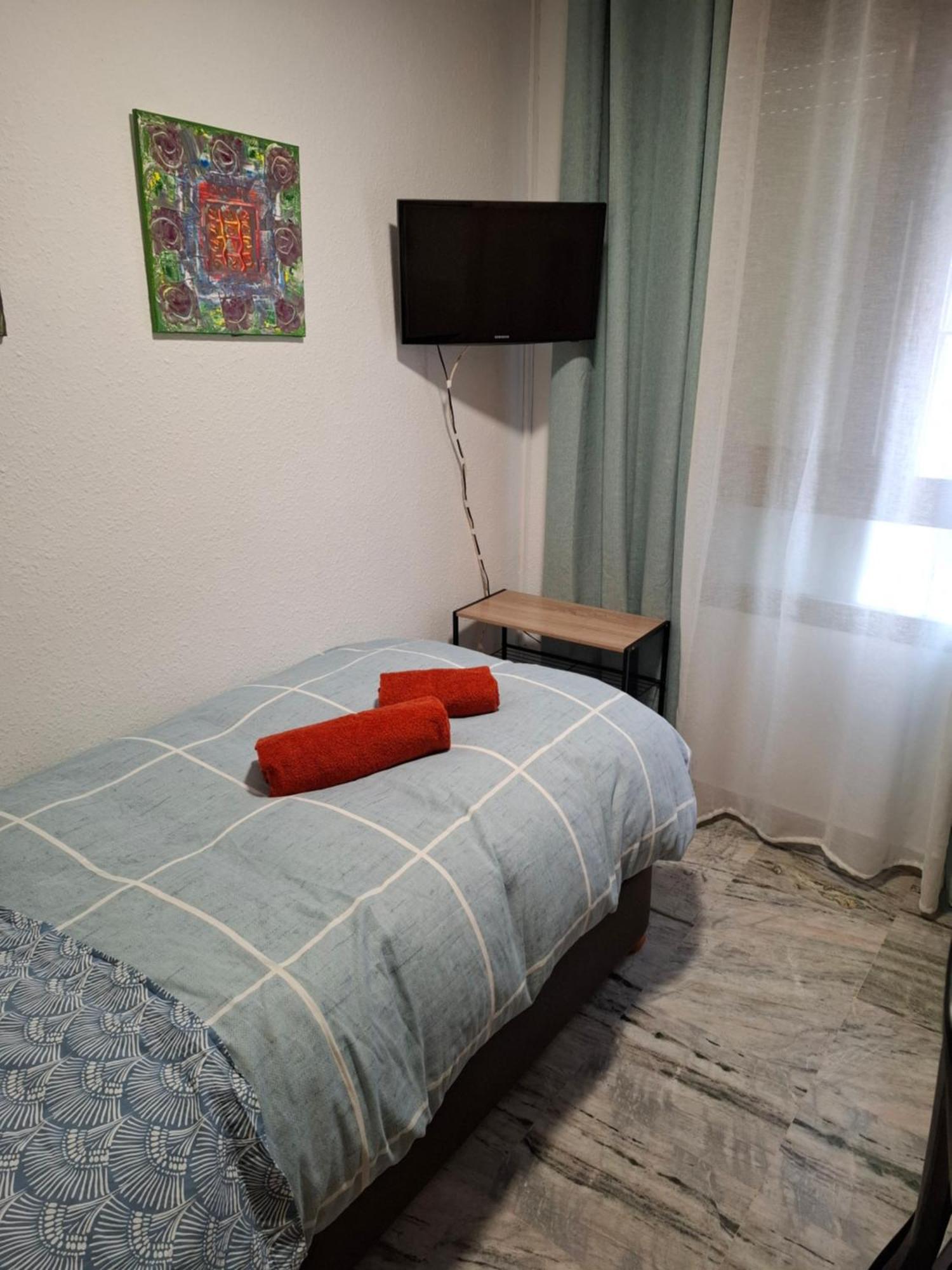 Habitacion Particular Con Bano Privado Seville Luaran gambar